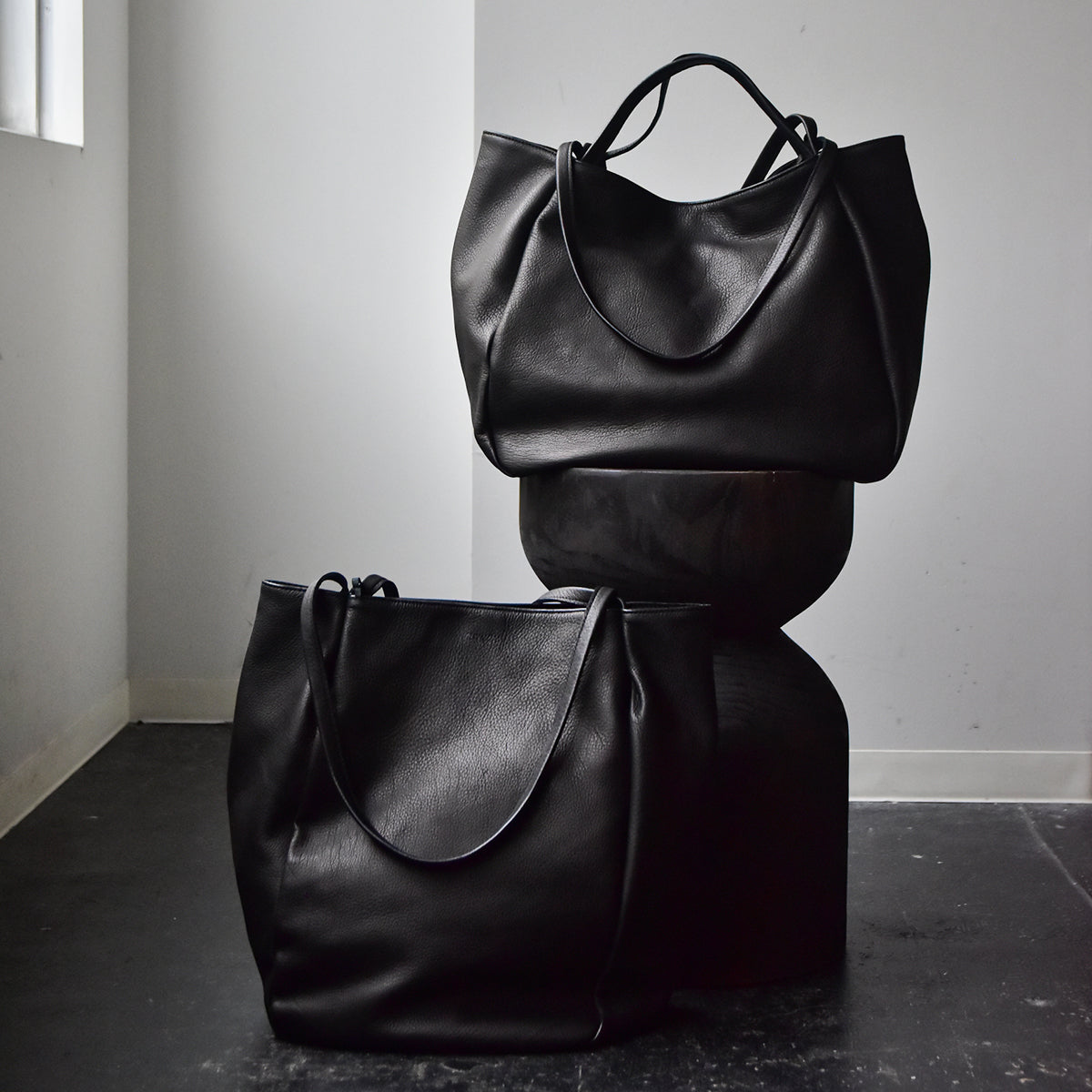 「レザーのカシミア」を、日常に。　　 -「 DEER SLIM TOTE」「DEER 2WAY TOTE」-